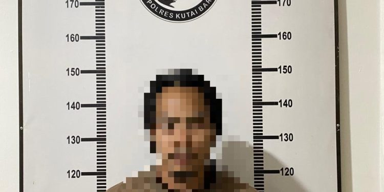 Reserse Polres Kubar Mengamankan Tersangka M. J. yang Membawa 1000 Butir Obat Terlarang