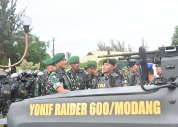 Pangdam VI/Mlw Pimpin Apel Gelar Pasukan dalam Rangka Kesiapan Pengamanan Pemilu 2024 di Daerah Militer VI/Mlw