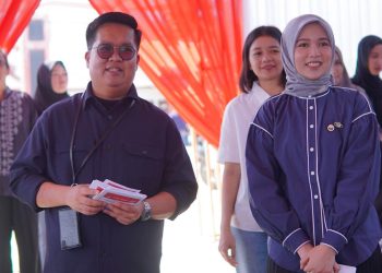 TPS 13 Samboja Rendi Solihin dan Istri Gunakan Hak Pilih