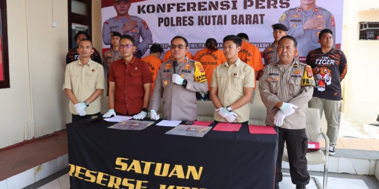 Komplotan Pencuri Menyamar Sebagai Pembeli, Membawa Kabur Emas 125 Gram