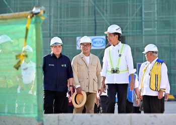 Presiden Meninjau Persiapan Lapangan Upacara di IKN untuk Memperingati HUT Ke-79 RI