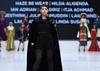 Putri Ramadhani Suci Tri Mukti Memikat Dengan Busana Karya Ian Adrian, Panggung IFW 2024