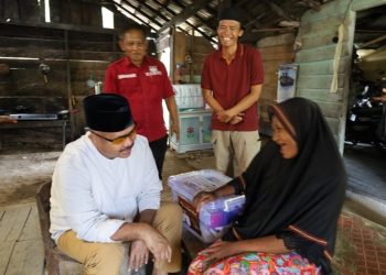 Bupati Kukar Edi Damansyah dan Komunitas Happy Jimny Sumbang Bantuan di 2 Desa