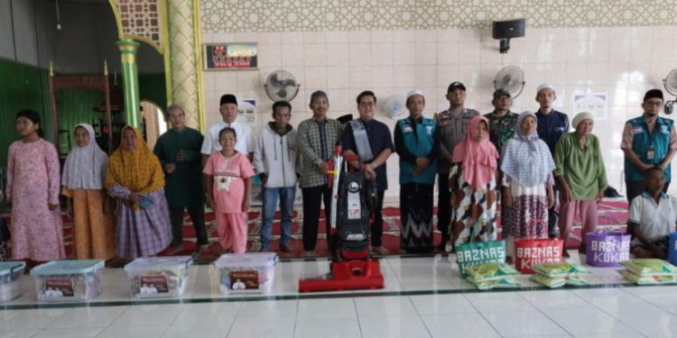 Wakil Bupati Kukar, Rendi Solihin, Berbagi Kebahagiaan di Bulan Ramadan