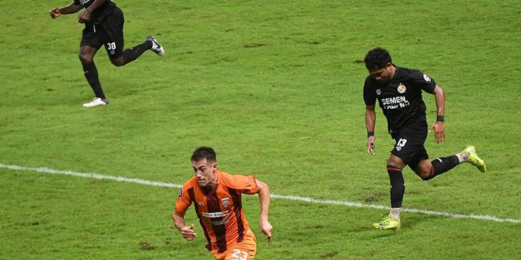 Pato dan Cawor Belum Bisa Bantu Borneo FC, Semen Padang Sukses Curi Kemenangan 3-1