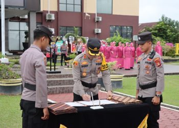 Delapan Pejabat Baru Polres Kukar Resmi Dilantik, Siap Emban Amanah