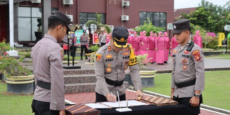 Delapan Pejabat Baru Polres Kukar Resmi Dilantik, Siap Emban Amanah