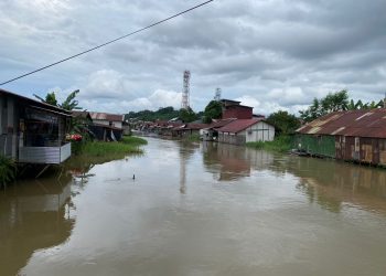Genangan Masih Tinggi, Warga Samarinda Terpaksa Mengungsi ke Rumah Kerabat