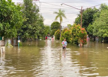 Genangan Masih Tinggi, Warga Samarinda Terpaksa Mengungsi ke Rumah Kerabat