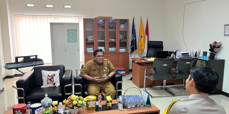 Kapolres Kukar Sambangi Bupati dan SMPN 1 Tenggarong, Bahas Isu Strategis
