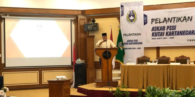Bupati Kukar Dorong Pengelolaan Stadion Rondong Demang Lebih Optimal