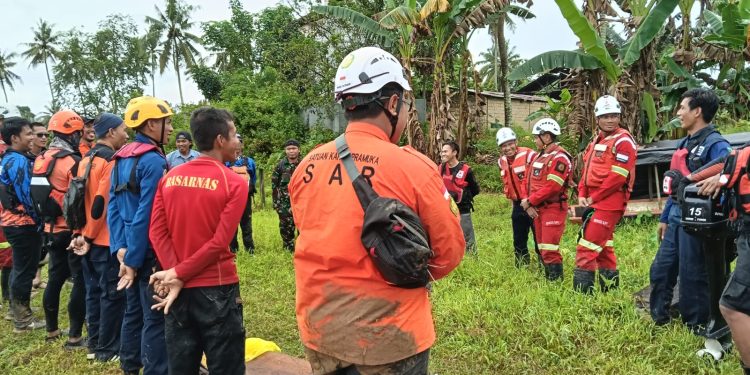 Korban Tenggelam di Sungai Kabo Ditemukan Meninggal, Tim SAR Serahkan ke Keluarga