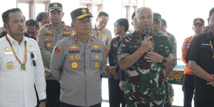 Kunjungan Kerja Terpadu: Gubernur Kaltim dan Pangdam VI/Mulawarman Perkuat Pembangunan di Mahakam Ulu