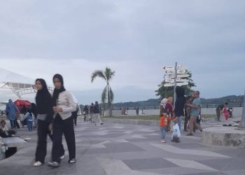 Taman Tanjong Jadi Ikon Baru Tenggarong, Bupati Kukar Minta Pelaku Usaha Jaga Kebersihan