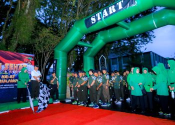 Ribuan Personel dan Keluarga Besar TNI Meriahkan Jalan Sehat HUT ke-67 Kodam VI/Mulawarman