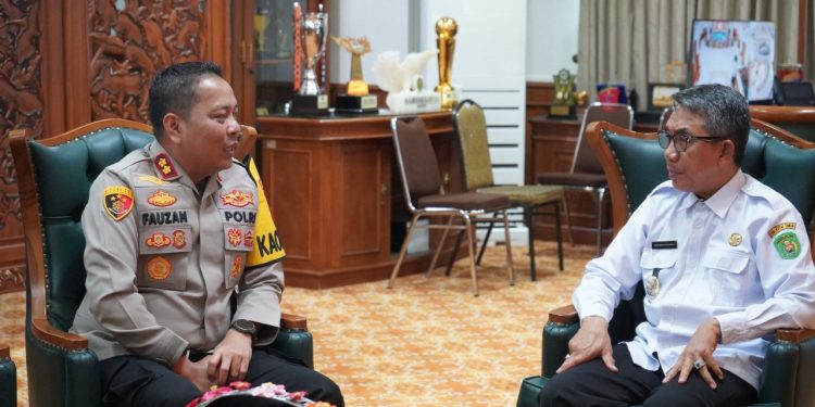 Sinergi Awal: Kapolres Kutai Timur AKBP Fauzan Arianto Bersilaturahmi ke Bupati Ardiansyah Sulaiman