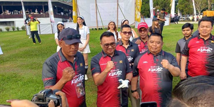 Antusiasme Tinggi Warnai Pembukaan Turnamen Golf Bupati Kukar