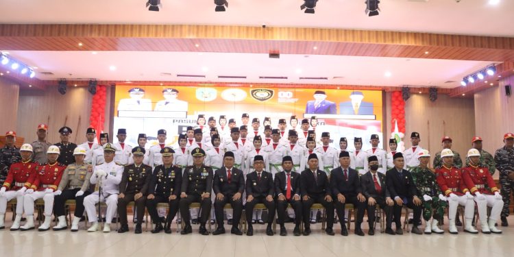 Paskibraka Kutim 2025 Resmi Dikukuhkan, Bupati: Jalankan Tugas Negara dengan Penuh Tanggung Jawab