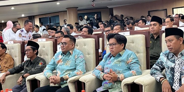 Kukar Resmi Tetapkan Aulia–Rendi sebagai Bupati dan Wakil Bupati Terpilih