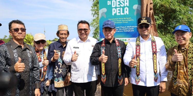 Desa Pela Jadi Perhatian Nasional, Menteri Hanif Bahas Konservasi Pesut Mahakam