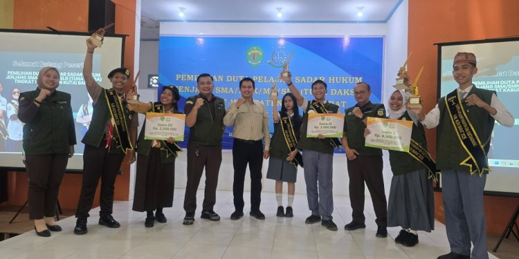 SMA Negeri 1 Jempang Borong Juara dalam Pemilihan Duta Pelajar Sadar Hukum Tingkat Kabupaten Kutai Barat