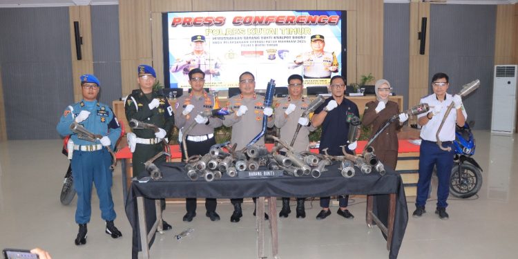 Operasi Patuh Mahakam 2025: Polres Kutim Gelar Press Conference dan Pemusnahan Knalpot Brong