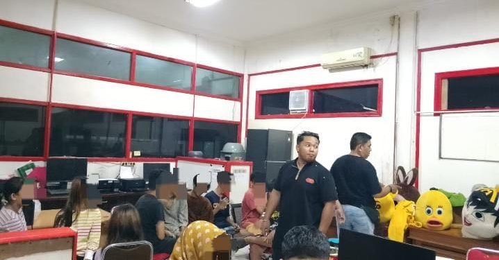 Razia Malam Satpol PP Kukar Ungkap Anak-Anak Jadi Badut Jalanan, Usia 10–13 Tahun