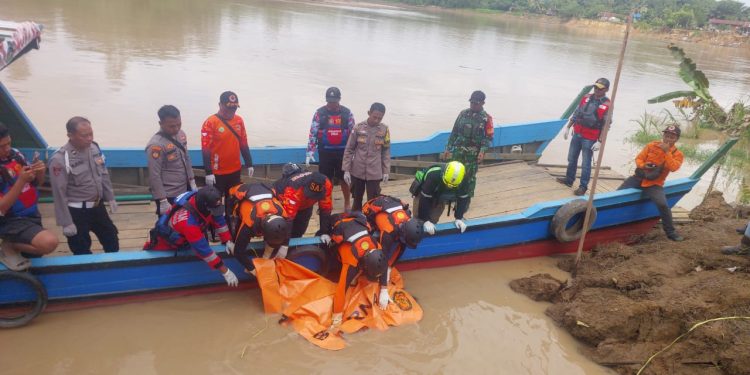 Pria Kru Kapal Ditemukan Tewas Mengapung di Sungai Muai, Kembang Janggut: Pencarian Resmi Dihentikan