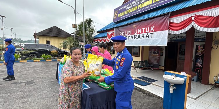 Polairud Polresta Samarinda dan Bulog Gelar Operasi Pasar Murah Beras