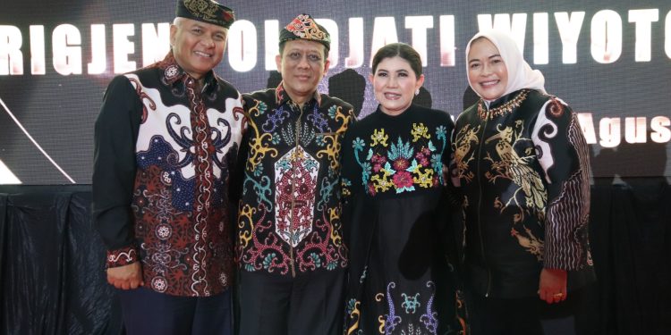 Sinergi TNI-Polri Makin Kokoh, Pangdam VI/Mulawarman Hadiri Acara Kenal Pamit Kapolda Kaltara