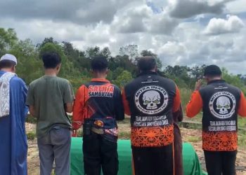 Polisi Evakuasi Jenazah Penghuni Kos di Teluk Lerong Ulu