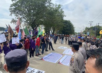 Mahasiswa dan Masyarakat Kukar Sampaikan 12 Tuntutan ke DPRD