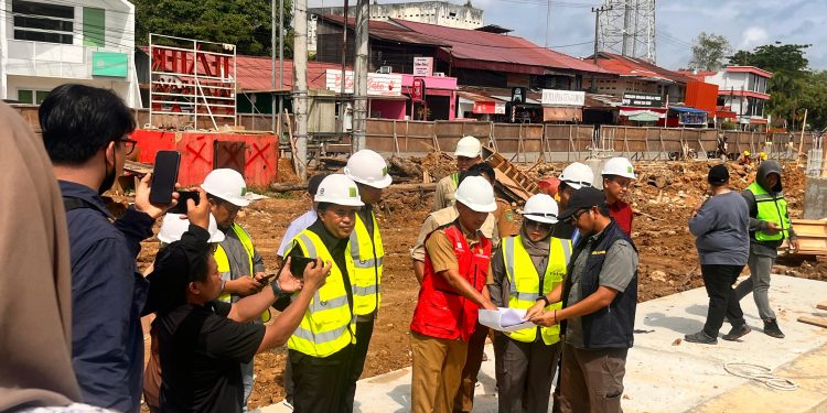 DPRD Kukar Tinjau Pembangunan Jembatan, Tegaskan Penataan Sungai Jadi Ikon Wisata Baru