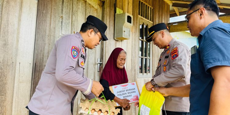 Polsek Muara Wahau Jalin Kedekatan dengan Warga Lewat Jumat Berkah