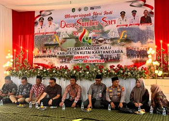 Bupati Kukar Hadiri HUT ke-14 Desa Sumber Sari, Tegaskan Komitmen Perbaikan Jalan Kampesan